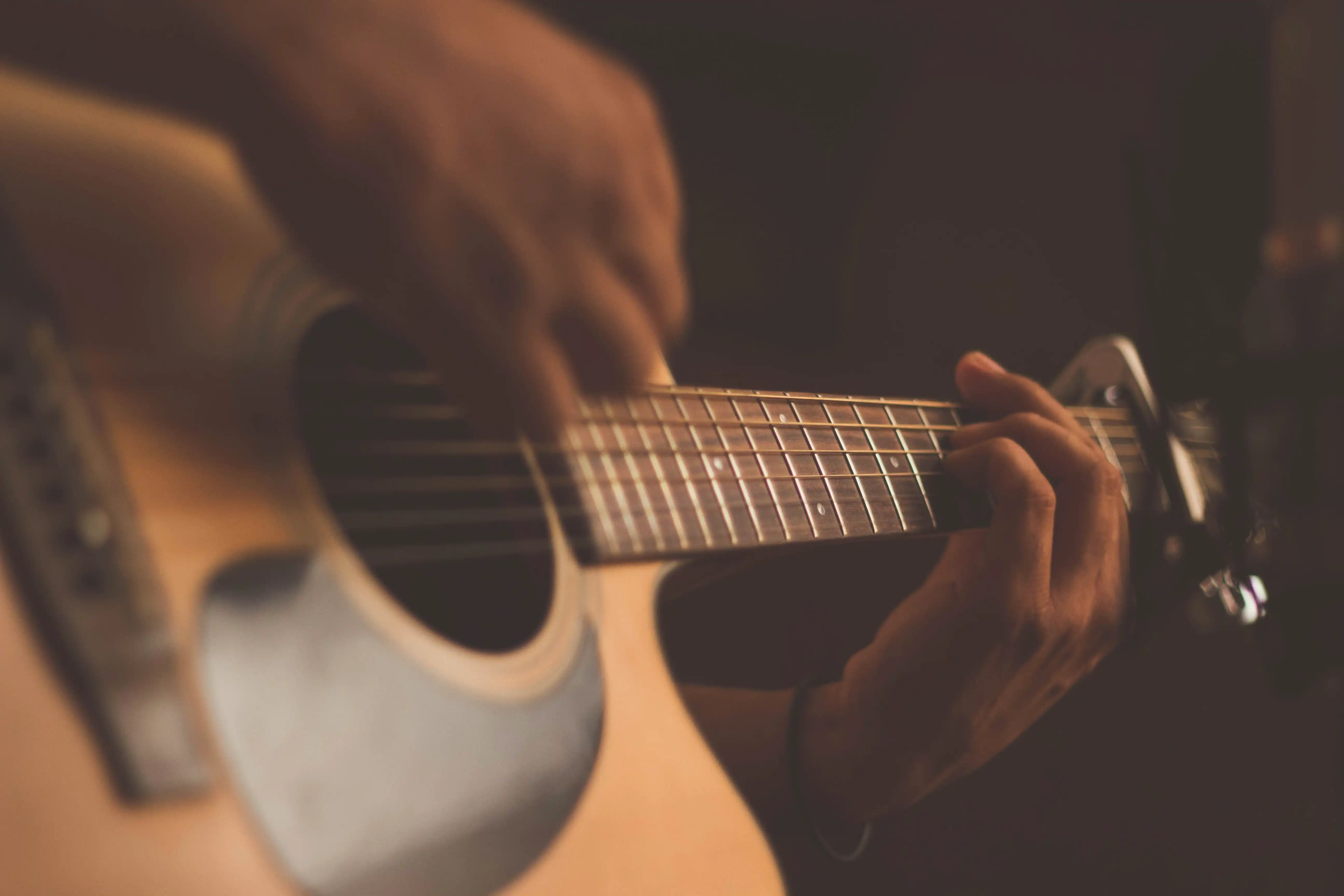 Guitare acoustique en bois